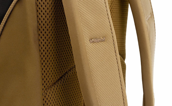A close shot of the bartacking on the Guide's Edition Synik 22's shoulder straps.